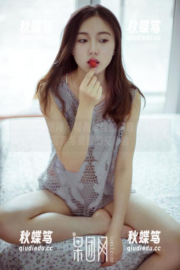 GIRLT果团网 - 畅所欲言的周晓唯：厨娘写真与资源的交响曲