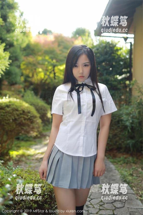 MFStar模范学院 - 看见李颖煊baby的校服福利后，你的原图滤镜要不要换一下？