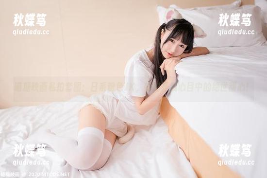 喵糖映画私拍套图：日系粉色JK，绝对是我心目中的绝世甜心！