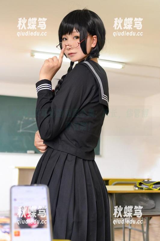PAKI草莓酱的私房合集：班长，你管得真宽啊！