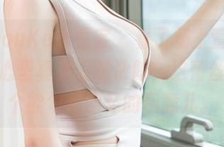 QingDouKe青豆客 - 看了杨上萱的蕾丝写真，心里真是五味杂陈，这蕾丝也真是个能勾起回忆的玩意儿。