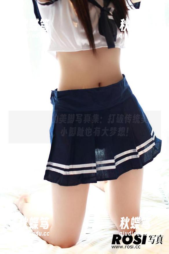 ROSI最新的美脚写真集：打破传统美脚定义，小脚趾也有大梦想！