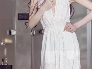 TouTiao头条女神 - 梦心玥的连体黑丝，不看后悔的写真图包