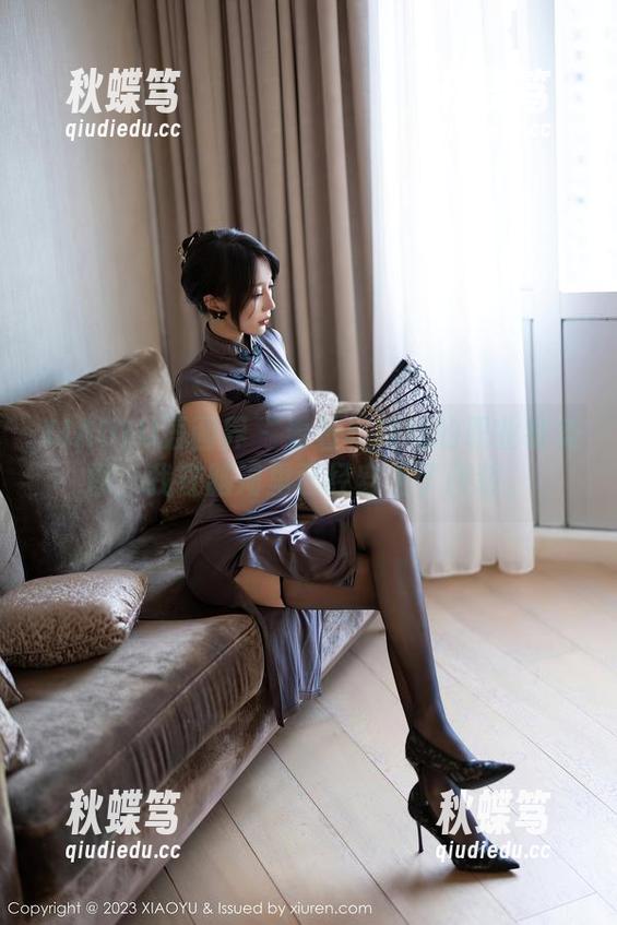 XIAOYU语画界 - 看着程程程的职业装美图，我在脑海里已经穿上了西装。