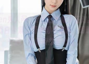 Xiuren秀人网 - z杯悠悠似乎在对我呢喃——黑白合集，简单得不像话，明明看似干脆，偏偏撩拨着心弦。