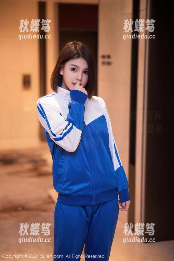 Xiuren秀人网 - 翻看米粒子的校服写真，图片里满是那种旧校园的味道，真想坐下来聊聊。