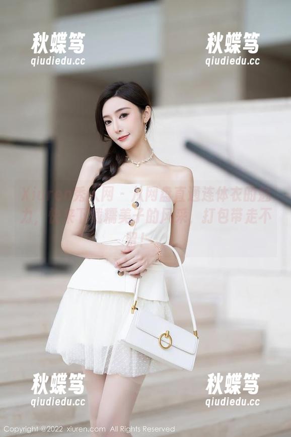 Xiuren秀人网 - 从网盘直通连体衣的魅力，快来下载糯美子的风采，打包带走不留！。