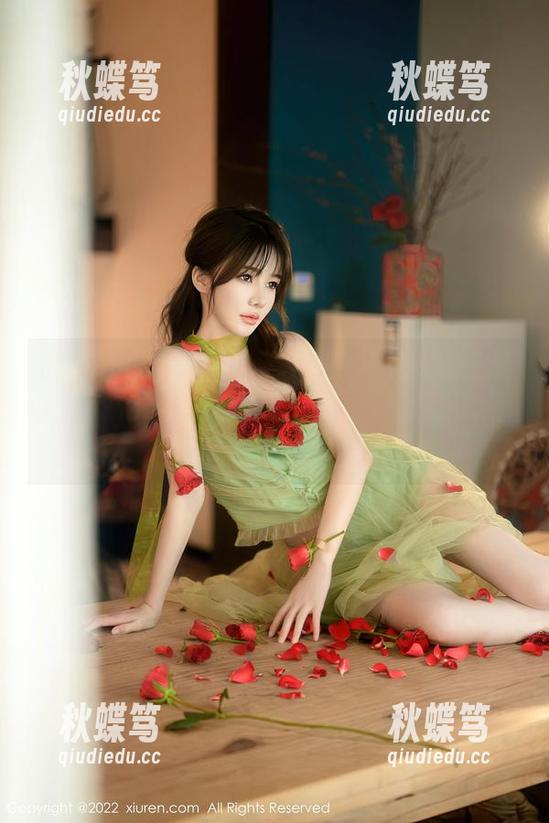 Xiuren秀人网 - 绮梦Cherish的职业装，观众们准备好了吗？图包里藏着几个幽默爆发点！
