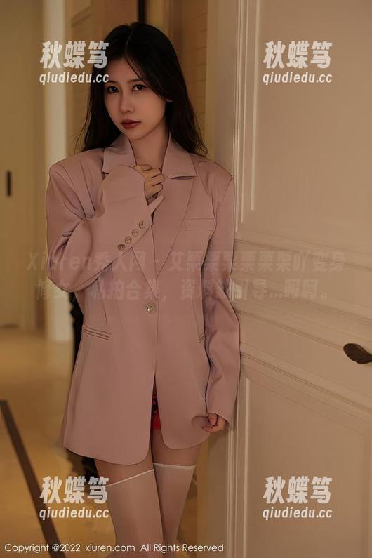 Xiuren秀人网 - 艾栗栗栗栗栗栗吖变身修女，私拍合集，资料缺引导…呵呵。