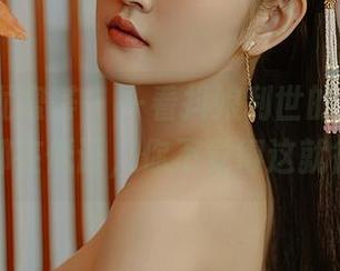 YouMi尤蜜荟 - 一看抖娘利世的旗袍，仿佛原图都在低语，你不觉得这就很妙吗？