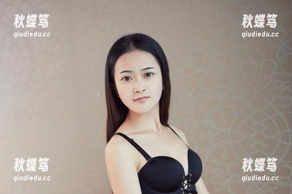 YouWu尤物馆 - 每一双高跟鞋都不简单，快看“孟狐狸FoxYini”的原图和图集！