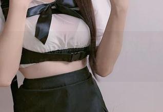 miko酱ww的制服私房，总觉得那一角的质感让我出神。