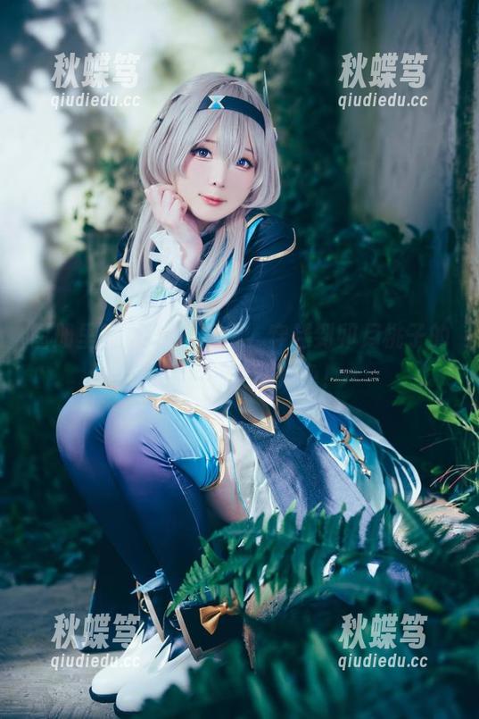 图册里的shimo霜月，穿越到卯月桃子的水手服兔女郎角色！