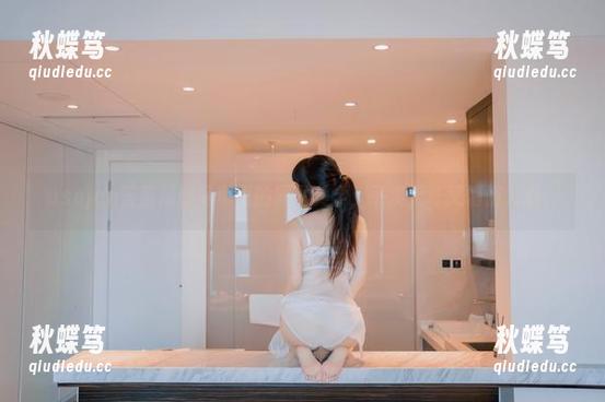 usejan蓝蓝晨曦写真里的原图美学，平淡无奇又悄悄入心。