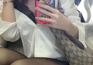 一小央泽与兔女郎：写真界的轻松小调