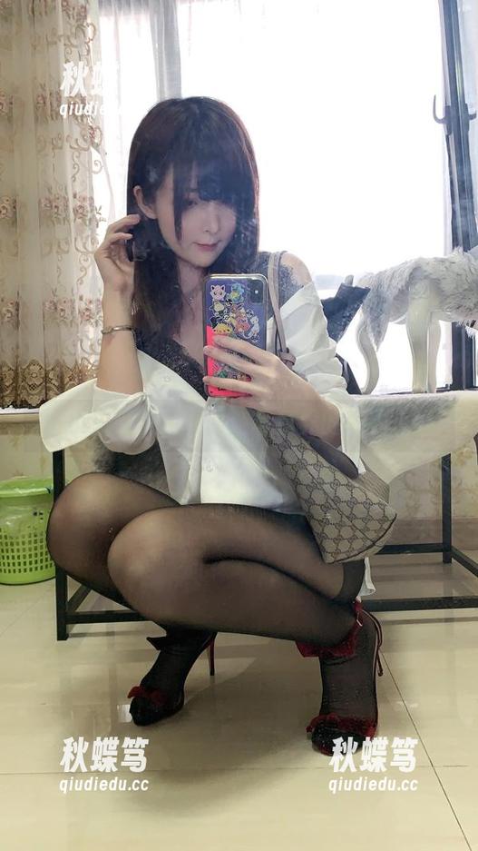 一小央泽与兔女郎：写真界的轻松小调