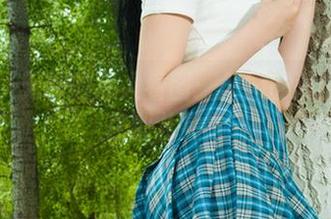 丽柜 - 无聊的双人看图：伊园的两个影子在那儿晃荡