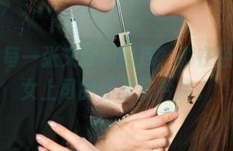 丽柜 - 每一张文静的图库，都在轻声讲述女上司的优雅与矜持。
