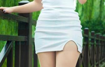丽柜 - 福利慢递：新颜的性感黑丝画像，别怪我提醒你别太出神哦！