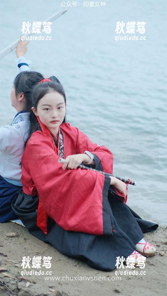 初夏女神 - 更新：安妮再次打破次元壁，我们的光辉岁月远不止于此！