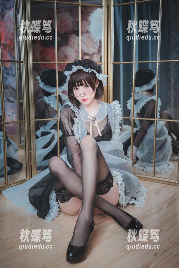 南鸽的新作：透明女仆写真，穿衣与不穿衣的模糊地带！