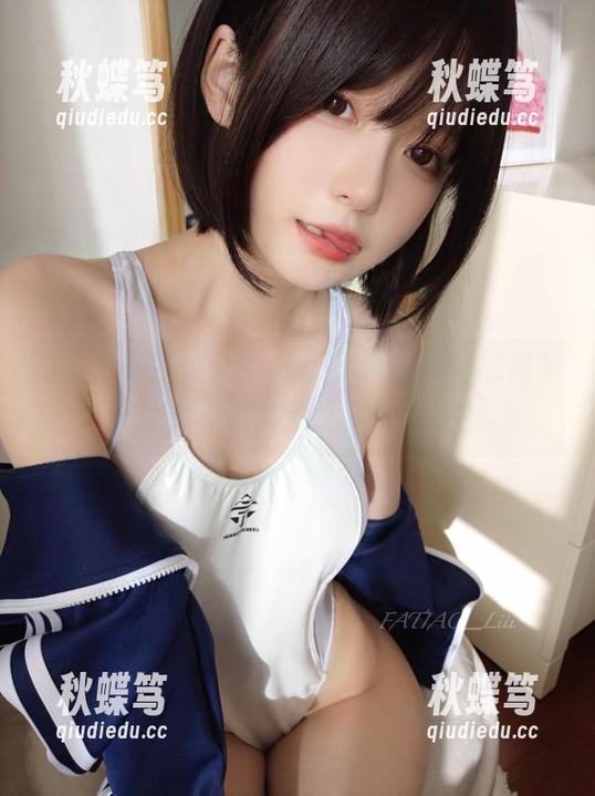 发条少女yoki 比基尼与发条少女yoki:私拍里的悠闲时光,能不能暂停让我喝口水?