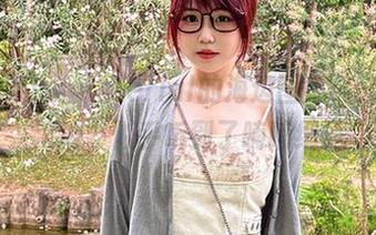 说说宝儿mysterial的海边图集：泳衣和海浪，似乎听到了喃喃细语