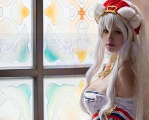 小仓千代w的精彩礼服，最新分享让你惊叹不已