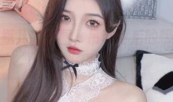 小小奶瓶儿的套图，吊带背后的哪些意外发现？