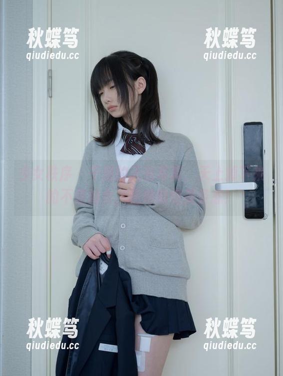 少女秩序 - 千澄的天台写真，天上掉下来的不是仙女，是她的绝美姿态！