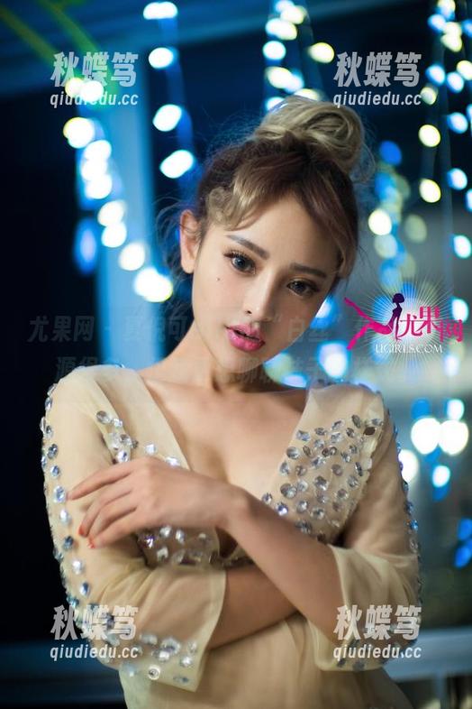尤果网 - 夏倪可ella的“白丝”作品，资源很多，但我更想聊聊袜子的样式。