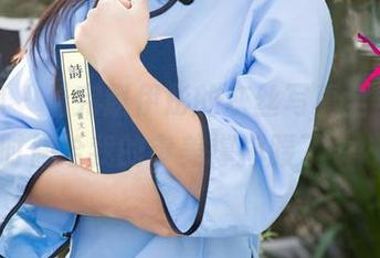 尤果网 - 看完赵伊彤的灰丝写真全集，是时候给我的审美撑撑腰了……