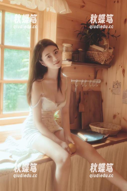 年年Nnian和她的JK，全集的作品里的每一张都像在说：来吧，再看一眼！