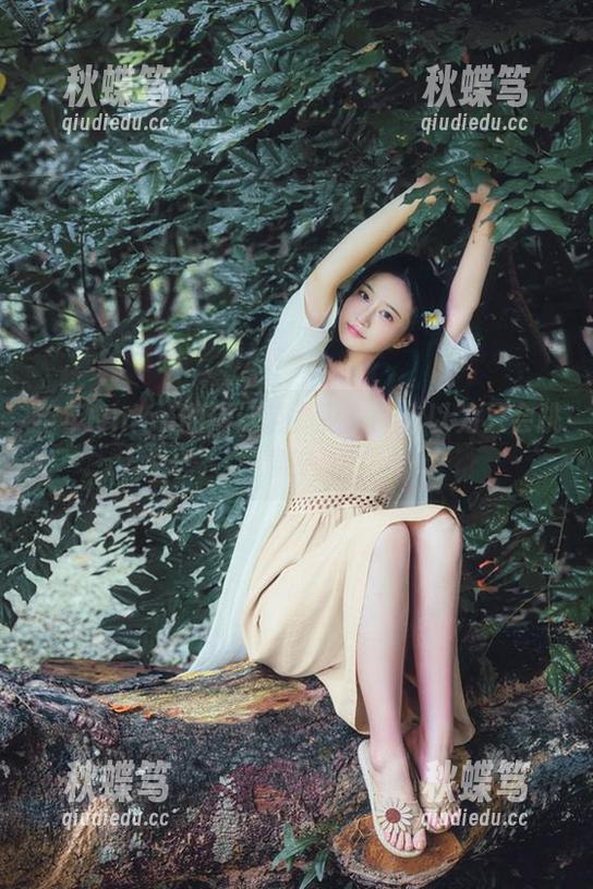 年年Nnian的精选苗疆少女：你以为只会跳舞？