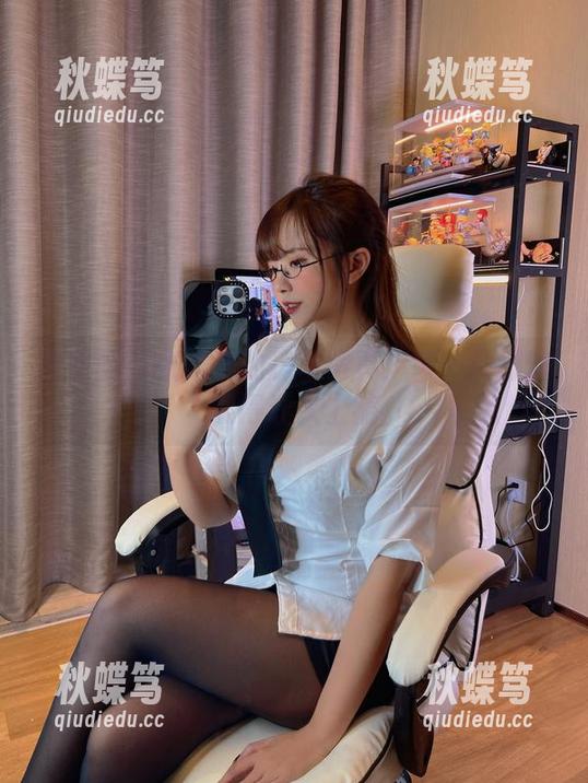 微密圈 - 张思允的房车写真：每一帧都浓烈得让人上瘾