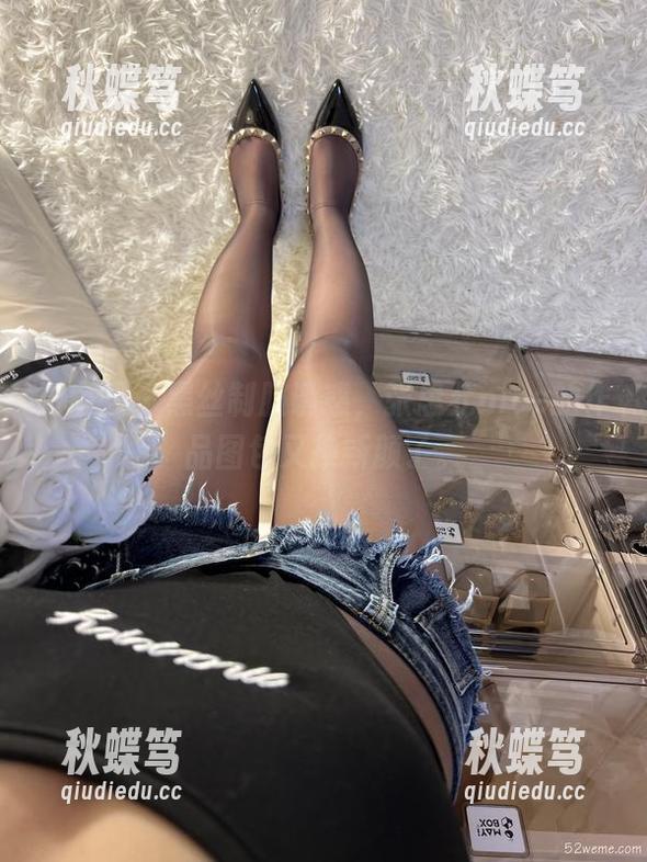 微密圈 - 黑丝制服诱惑，张思允nice的作品图包又换新颜了。