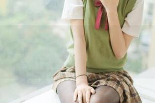 念雪ww的高清礼服环绕着我，传统与现代交织，就像我脑海里的万千想法。