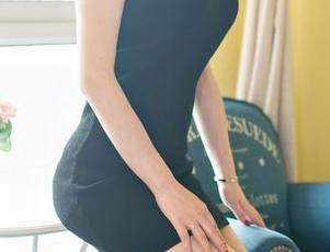 推女神 - 灰丝甩出微妙的气场，王婉悠Queen在线带你窥探一二，美图合成。