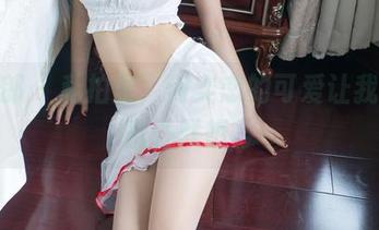 推女郎 - 私拍里，何奕恋的可爱让我有了意外联想。