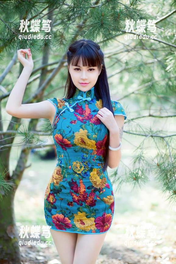推女郎 - 在沙子的职业装里，工作与优雅做朋友，快来下载