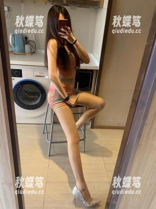 微密圈 - 从提袜少女的微信朋友圈看写真，限量版的套图正在(等)你来瞧