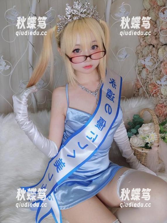 看“摇摇乐yoyo”短裙，图库似乎多了点味道