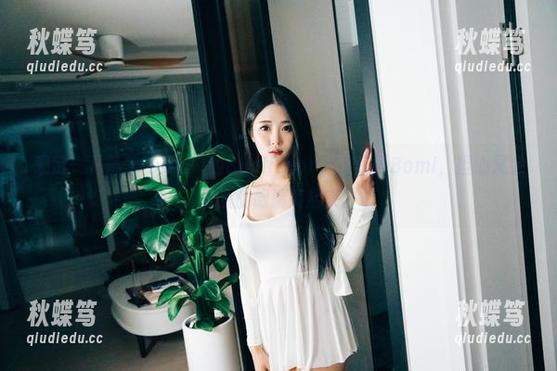 观赏一下普美(bomi)的Bimilstory-治疗师Bomi，担心又会让我的眼睛亮起来。