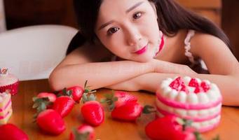 果团网 - 图册里的尹意纯：狗急跳墙也没比这兔女郎惊艳？