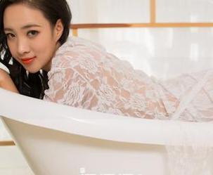 果团网 - 陈迪娅：白裙下的私房狂想图包，随便挑一挑就能看的停不下来