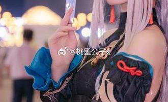桃墨公子私拍图集：丝袜的魅力在于，令人联想的却永远是点滴