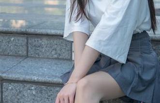 梦丝女神 - 皮衣在香萱身上总是显得没那么普通，壁纸也是，与众不同。