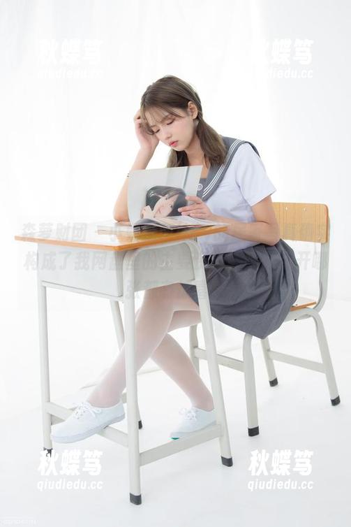 森萝财团-小奶糕Milky 森萝财团 - 小奶糕Milky的居家写真确实构成了我网盘里的主要资产,随便点开哪张都有惊喜。