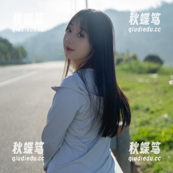 天使合集，浅安安的照片总让人想捏一下这位可爱的‘羽毛’