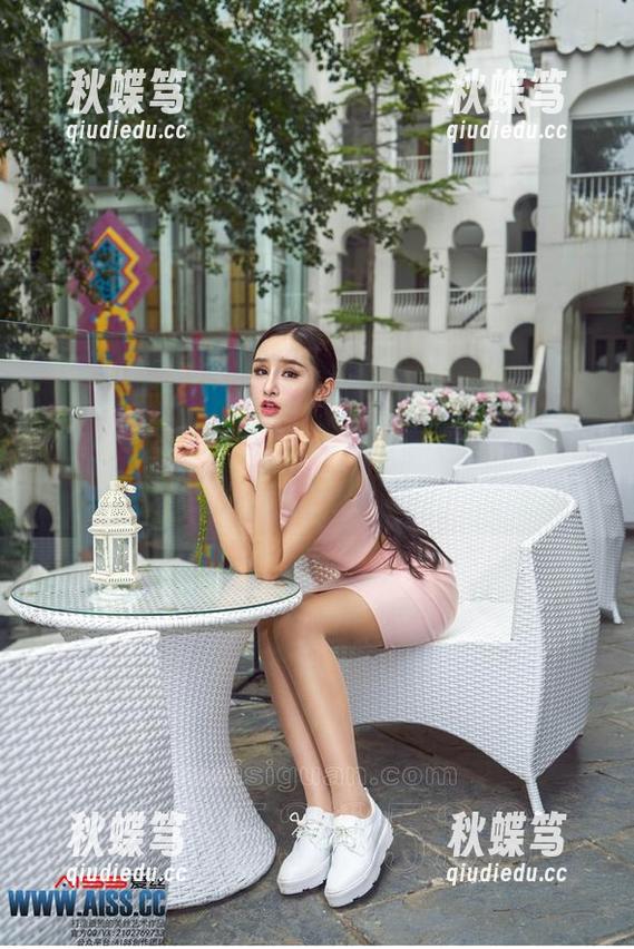 爱丝 - 若兮的夏天，图集让人想起冰镇西瓜和那抹微微的阳光
